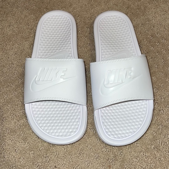 Nike Slides - Picture 2 of 5